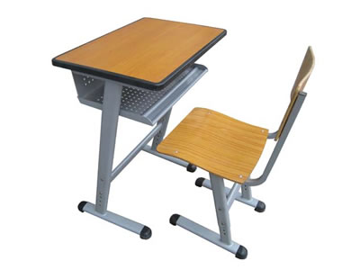 新型优质课桌椅（厂家...